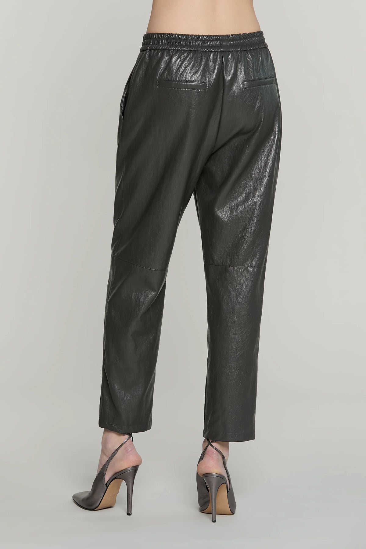 Pantalone ATTILY vita alta con elastico più coulisse più tasche ecopelle