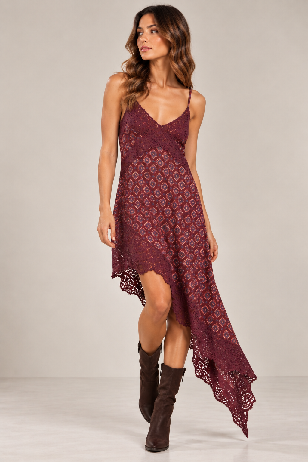 Abito Dixie Fantasia Bordeaux con Pizzo e Fondo Asimmetrico