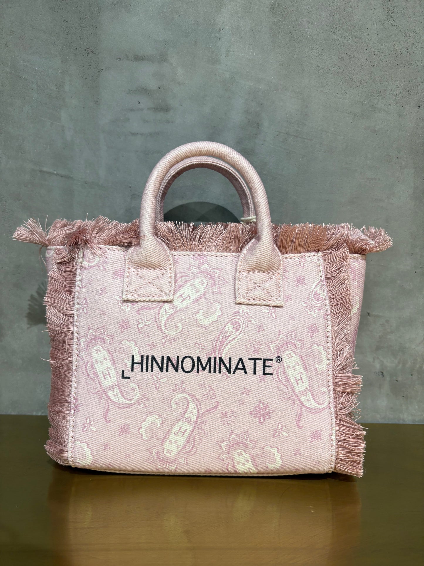 MINI SHOPPER HINNOMINATE CON STAMPA BANDANA ROSA E FRANGE
