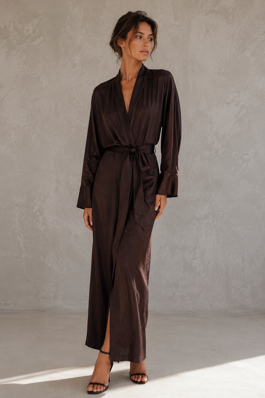 Abito lungo effetto satin con cintura – Dixie