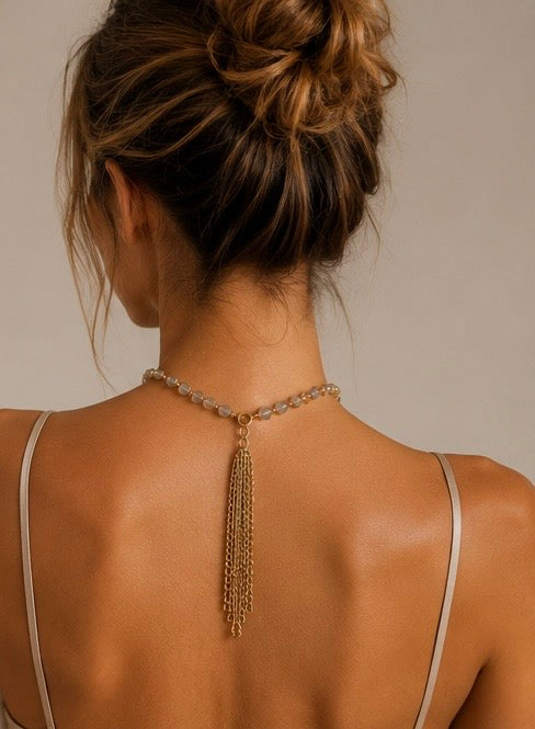 COLLANA CORTA DAI RIFLESSI ORO CON NAPPINA