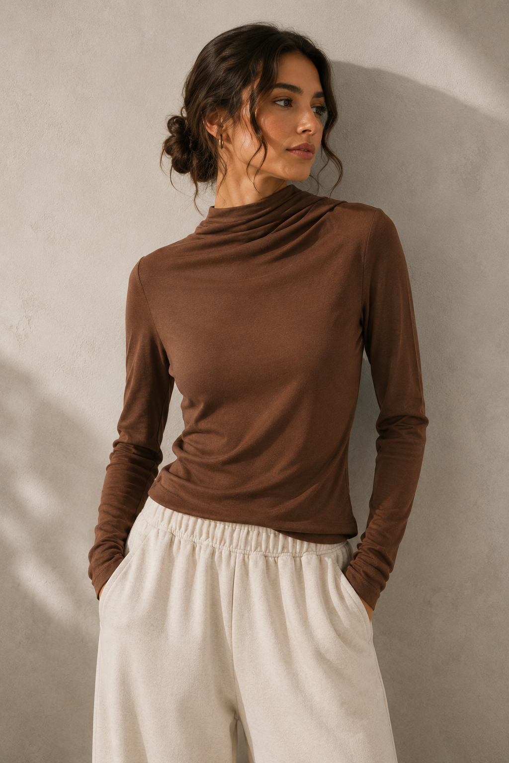 Maglia lupetto drappeggiata ELEH – Ruggine