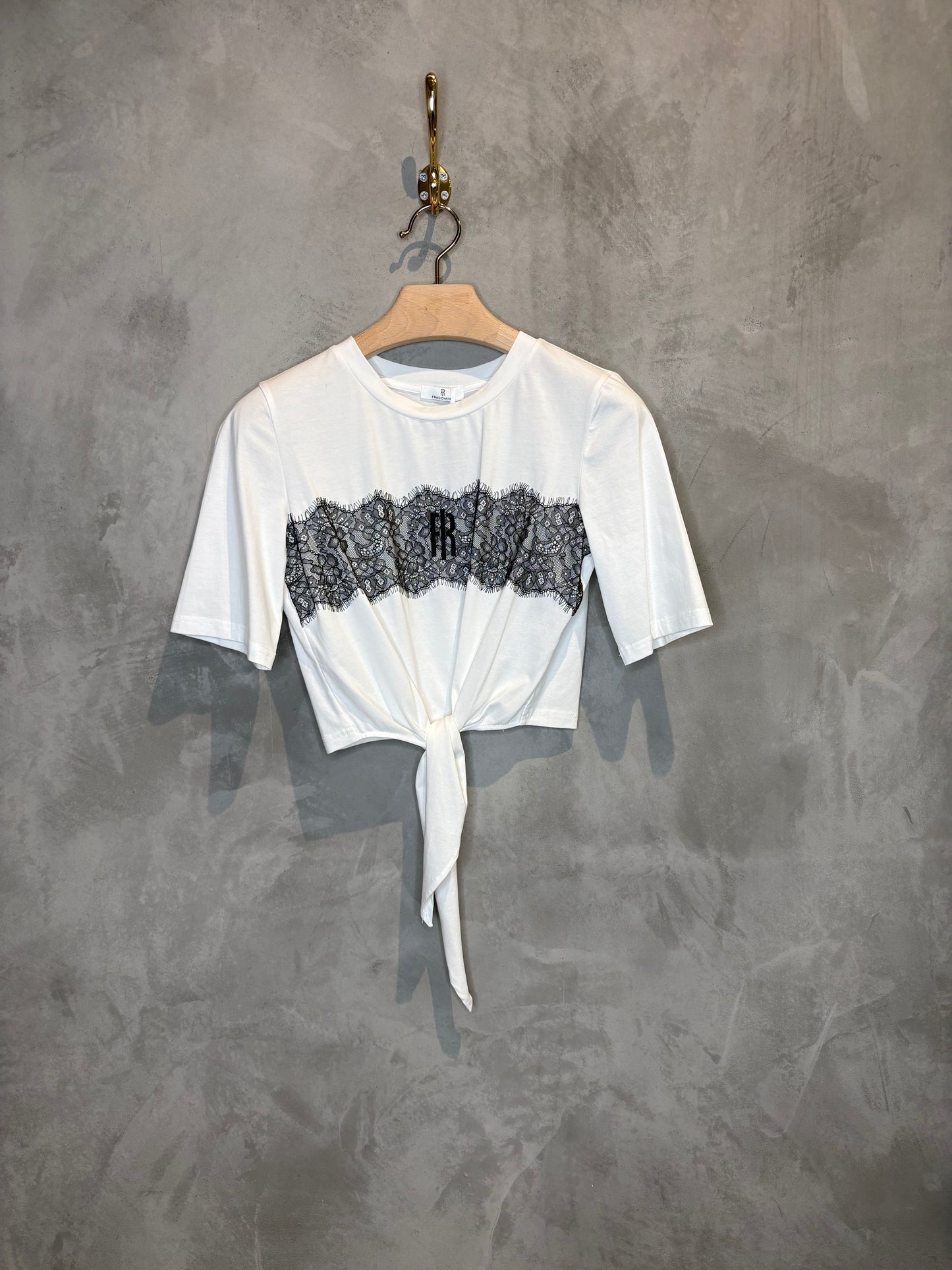 T-SHIRT CROPPED CON DETTAGLIO IN PIZZO