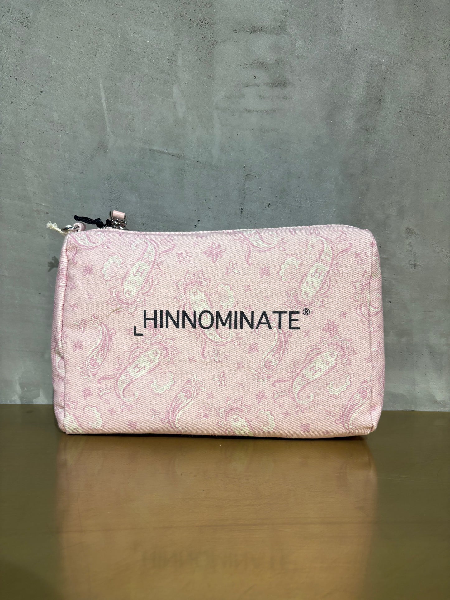POCHETTE HINNOMINATE CON STAMPA BANDANA ROSA
