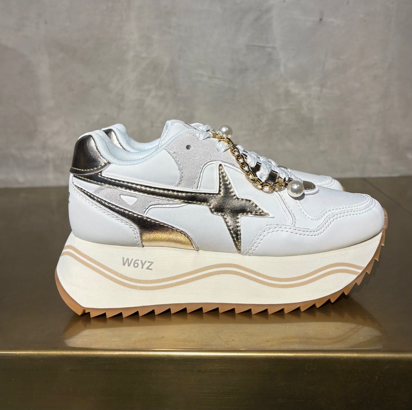 SNEAKERS PLATFORM CON CATENA