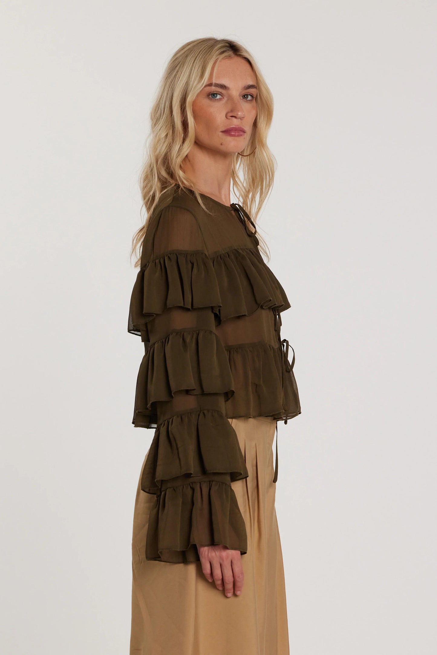 Blusa VYCTORIA maniche lunghe con balze più laccetti
