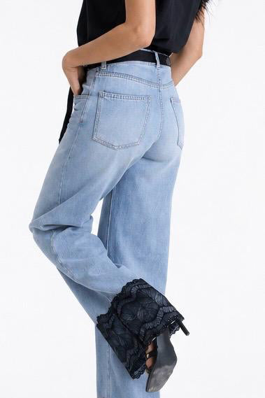 Pantalone ELLELONG_27 vita media con cintura più applicazioni pizzo fondo straight fit denim blu